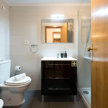Lovelystay - The Porto Getaway Duplex - Free Parking Exterior foto