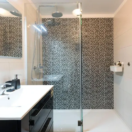 Lovelystay - The Porto Getaway Duplex - Free Parking Exterior foto