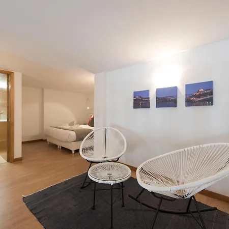 Lovelystay - The Porto Getaway Duplex - Free Parking Exterior foto