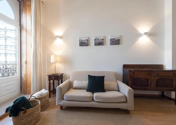 Lovelystay - The Porto Getaway Duplex - Free Parking