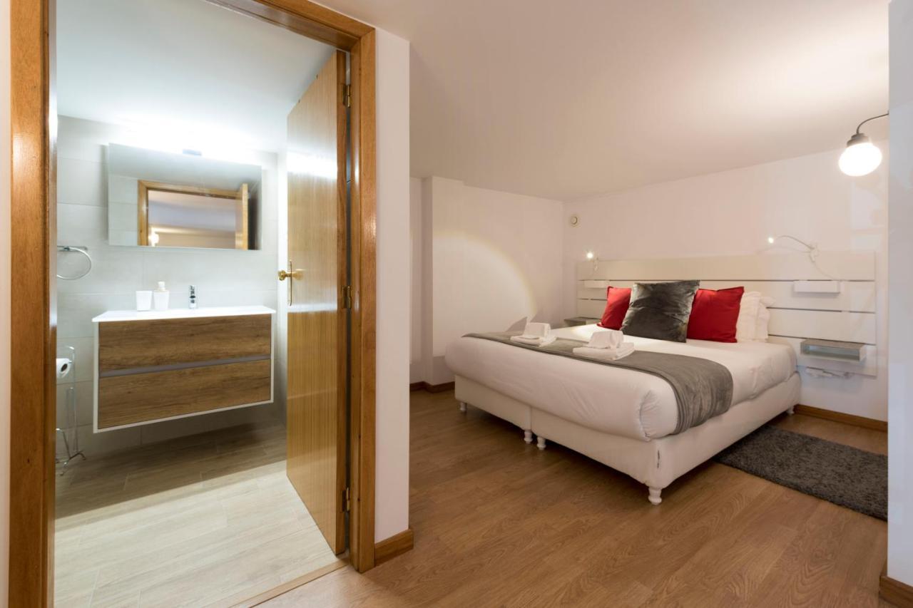 Lovelystay - The Getaway Duplex - Free Parking Apartment